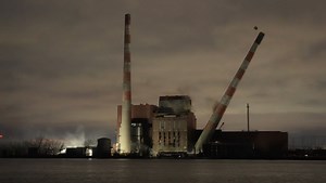 Today, DTE Energy demolished the smokestacks at the Trenton Channel Power Plant. We look forward to working with DTE and community partners toward a greener future at the site. We are excited for the new greenway plan and a transition from the coal plant to an #energy storage facility. Together, we can re-envision the redevelopment and potential of retiring coal plant sites like Trenton Channel. Read the full statement by ELPC's Executive Director Howard Learner here: https://bit.ly/3TmG2jw | En