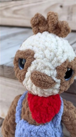 My sloth is ready for work! Pattern by appletreebotique. Eyes by me. #crochet #plushies #sloth #gift