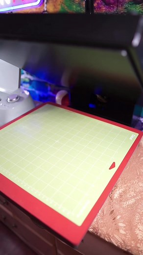 141K views · 2.5K reactions | How to cut glitter vinyl #diy #vinyl #heatpress #clothingbusiness | Pure Motion Apparel | Facebook