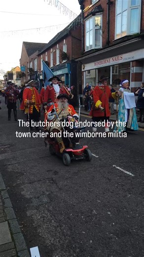 The Butcher's Dog Wimborne on Instagram: "Happy Christmas parade, Wimborne! The town crier stopped for a drink! Are you?! Take away mulled wines all day people, let's get festive! #TheButchersDog #Wimborne #WimborneMinster #WimborneChristmas #WimborneParade #LoveWimborne #DorsetLife #DorsetChristmas #SupportLocalDorset #CraftBeer #CraftBeerBar #UKCraftBeer #DrinkLocal #IndependentBar #BeerLovers #ChristmasParade #FestiveDrinks #ChristmasCheer"