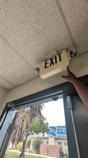 quick test lithonian exit sign with emergency light