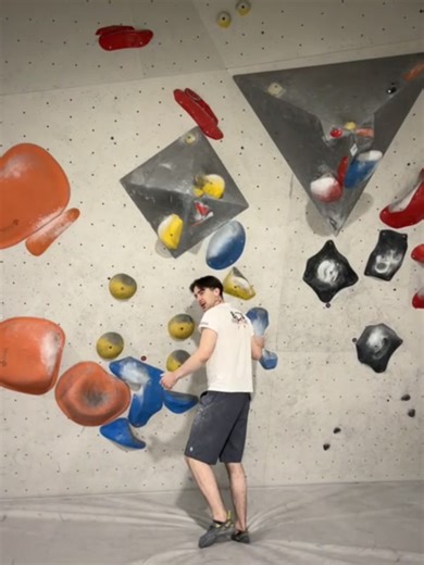 Mastering the Dyno Move in Bouldering