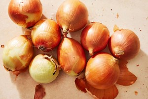 Julia Child's Trick For Storing Onions Is Grandma-Approved