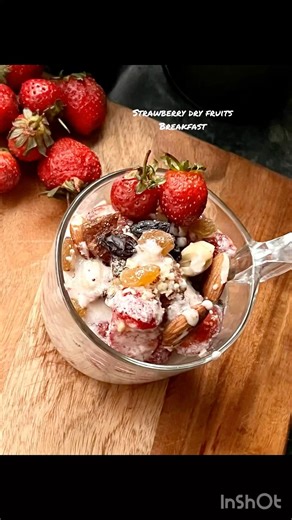 Strawberry Dry Fruits #breakfast #strawberry #healthyeating #nutricious #seasonal #healthy