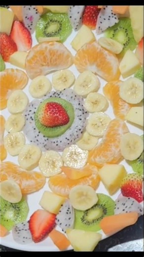 Fruit salad decorated🤣short #viralshort #trending #recipe #saucepan
