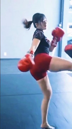 INTENSE Female Boxing Training Session For Powerful Punches #mma