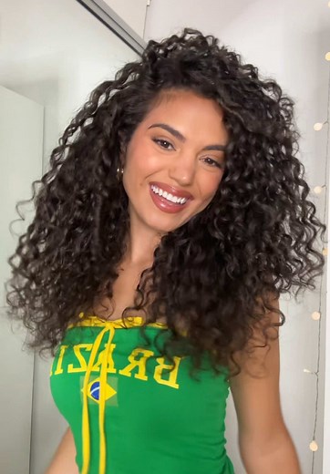 Curly Haircut Tutorial for Long, Gorgeous Curls