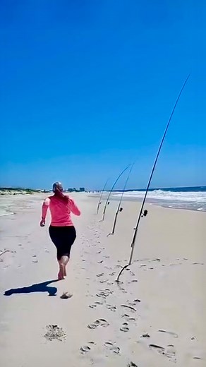 GIRLS. 💪🎣💕 #fishing #fyp #florida #fish #pompano #navarrebeach #saltwaterfishing #beach #surffishing #girls #fishinglife #girlsfishtoo #ladyangler #fishon #viral #outdoors #girlpower #foryoupage #beachlife | Reel Coastal Fishing