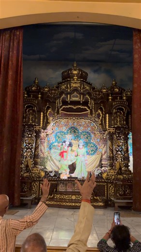 🪔 Closing Curtain Darshan 🪔 As the curtains gently close, hearts remain open — filled with love, gratitude, and Krishna’s mercy. 🌸 The melody of the holy name lingers, reminding us that separation only deepens devotion. ✨ “In separation from Krishna, our love becomes pure and strong.” — Śrīla Prabhupāda | ISKCON Chicago