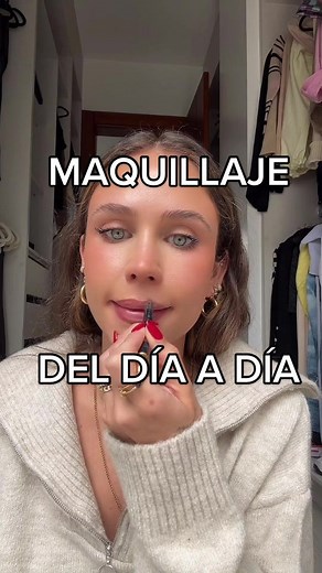 Makeup Tutorial: Achieve Flawless Skin with Compact Powder