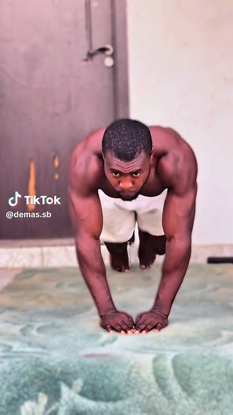 Mastering the Proper Form of Diamond Push-Ups