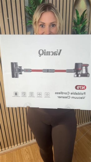 ✨ NEW CORDLESS VACUUM REVIEW ✨ Just tried the VacniQ Cordless Stick Vacuum and here’s the real deal 👇 ✔ Super lightweight & easy to use ✔ Good suction for daily mess (crumbs, dust, pet hair) ✔ Cordless = no hassle, quick cleaning anywhere ✔ Handy attachments for sofa, car & corners BUT 👀 ⚠️ Not the strongest on thick carpets ⚠️ Battery drains faster on max power 💡 Perfect for quick everyday cleaning, NOT heavy deep cleans Would I recommend it? 👉 Yes for small homes & light use! #cleaningtok 