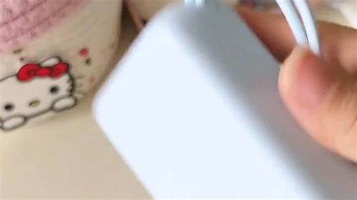 性价比之选！型号：X300，支持快充、3C认证，百元内充电宝，出差/通勤随身带，续航稳定不发热，日常使用超安心。