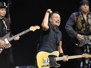 Bruce Springsteen again breaks record for longest US show