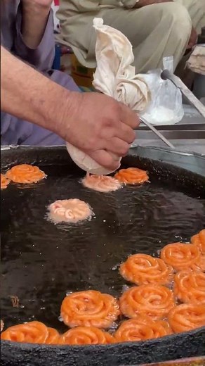 Golden Coiled Dessert – Crispy, Juicy & Perfect 💛✨