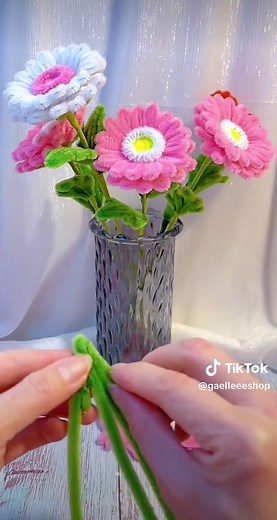 DIY Fuzzy Wire Flower Tutorial