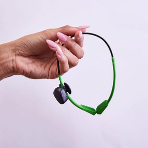 A color for every mood! Lightweight, easy to wear and comfortable, the Baha SoundArc features a modern look that kids will love. Learn more: https://bit.ly/4d7KbRd | Cochlear Americas