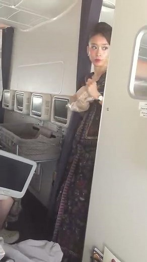 シンガポール航空機内でCAさんの手際のいい仕事 プリ