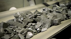 clip-1088295665-movement-iron-ore-on-conveyor-part-technological