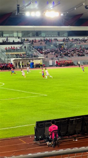 norusmilanordin on Instagram: "🔥 “𝘿𝙖𝙢𝙮𝙖𝙣𝙤𝙫 𝘿𝙖𝙢𝙮𝙖𝙣 – benteng terakhir, penjaga gawang kental TRW! Refleks pantas, keyakinan tinggi, tak gentar walau diasak bertubi-tubi. Keeper import ni memang lain macam, penuh aura dan jadi tembok kebal The Real Warriors! 🔴⚪” Kalu buke dio male ni , Kelate Out .."