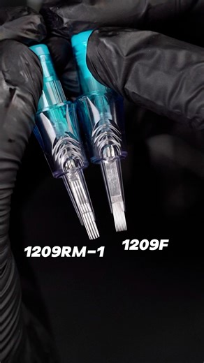 Mast Tattoo Official | Meet the 𝐘𝐔𝐄 𝐜𝐚𝐫𝐭𝐫𝐢𝐝𝐠𝐞𝐬 – Single vs. Double Row! 🔍 This side-by-side comparison highlights the differences between single-row flat needles... | Instagram