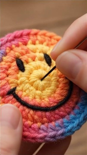 DIY crochet smiley face keychain tutorial #crochet #amigurumi