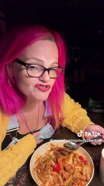Flamingo lady (@mariaflamingolady2backup)’s videos with original sound - Flamingo lady