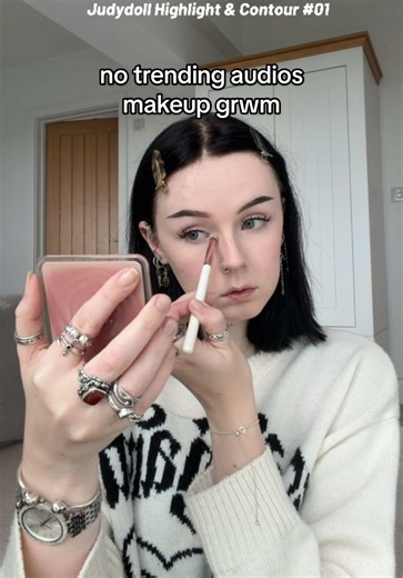 Makeup Routine Music Playlist for Getting Ready