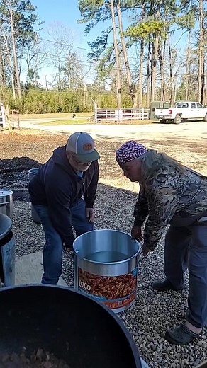 362K views · 3.6K reactions | Just cooking. #serpentinvasion #brucemitchell #swamppeople #libertyoveralls #tbt | Bruce Mitchell | Facebook