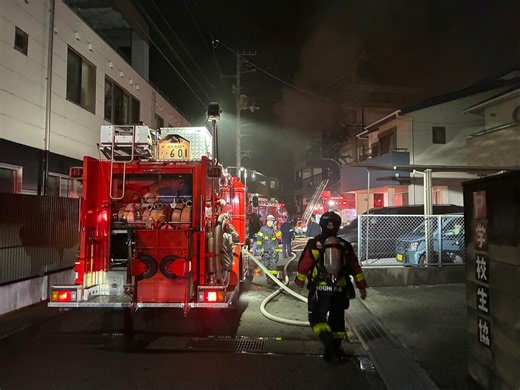 アパート一室全焼で119番相次ぐ、77歳女性が軽傷　搬送も命に別状なし【高知】 | TBS NEWS DIG