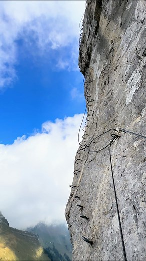 📍Rochers de Naye - Canton de Vaud 🇨🇭 Prochaine fois je lis les petits caractères avant de cliquer sur ‘itinéraire piéton´ 😅 #switzerland #viaferrata #mountains #nature #fyp | Augustin Desalos