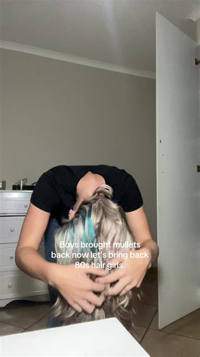 Reviving 80s Hairstyles: Embracing the Mullet Trend