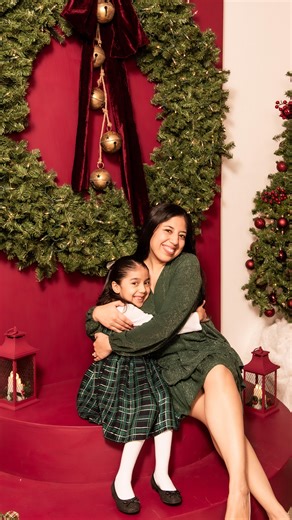 Mara Alemán on Instagram: "La realidad es que también me salió en la rosca jaja 🤭 . . . . . #momlife #momhumor #maternidadconhumor #preggo #pregnantlife #pregnantbelly #bebeencamino #babyonbord #diadereyes #embarazo #pregnacy"