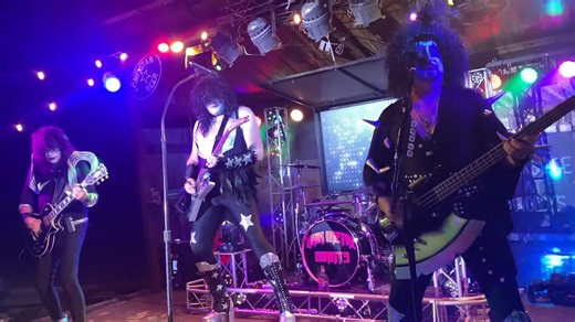 "Shout It Out Loud" from our ONE NIGHT ONLY: TRIBUTE TO KISS last night! #HairMetalGiants #ATributeTo80sRock #BringingBackTheBestDecadeOfRock #KISSARMYFOREVER | Hair Metal Giants