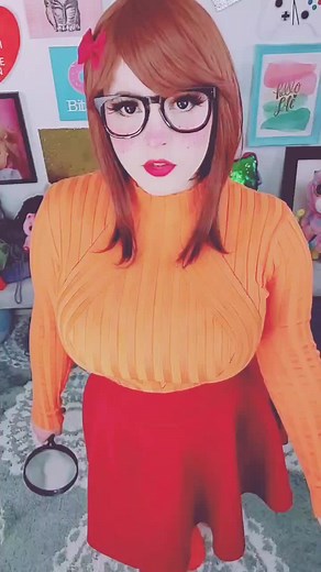 *Velma TRYING to be sexy* 🤣 #velma #velmacosplay #cosplay #egirl #fyp #foryou #waifu #crazyinlove #velmadinkley #animevelmagirl
