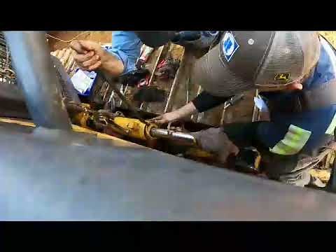 JD 650J LIFT CYILINDER REBUILD