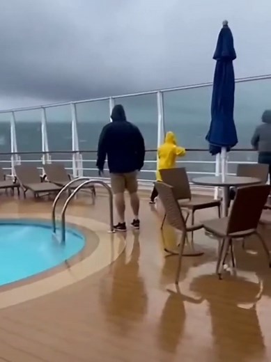 Cruise Ship Storm: What Happens When Weather Turns Fast