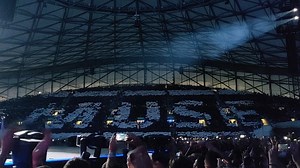 43K views · 2.8K reactions | Il y a 2 mois le plus grand logo Muse de l'histoire était déployé au Vélodrome à l'aide de 13000 feuilles de papiers. On avait passé l'après-midi à tout poser avec 35 bénévoles. Merci à toutes les personnes ayant joué le jeu :) Nous avions croisé le groupe par hasard le lendemain qui nous avait confié qu'il adorait ce genre de surprises :) Extrait plus long à venir dans le making off des 3 projets que l'on vous prépare :) | Muse France | Facebook