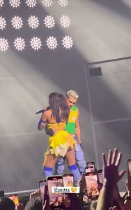 643K views · 10K reactions | #Bellakeo na Baile Funk Experience Tour, no @mgmmusichall, em Boston! ✨ @anitta #anitta #bailefunkexperience #funkgeneration | Show Completo | Facebook