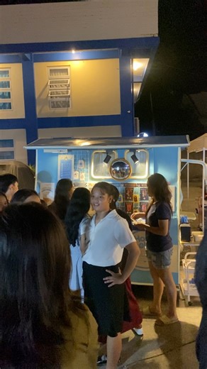 4.5K views · 35 reactions | 푶풑풆풏 풑풐 풂풏품 풃풖풕풂풔 풏품풂풚풐풏품 풖풏풅풂풔 See u Holesomes!✨ #holeytrolley #holeywally | Holey Wally | Facebook