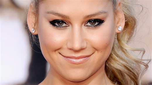 Anna Kournikova's Complete Transformation Is Gorgeous