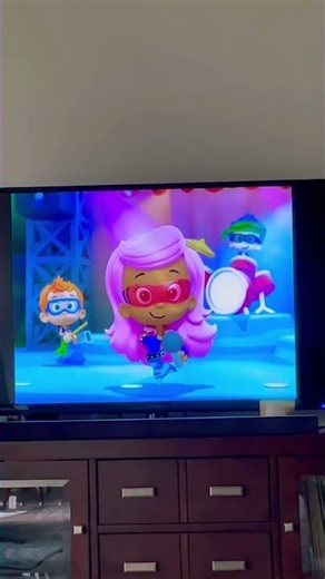 Bubble guppies Molly gets to be the band leader ￼