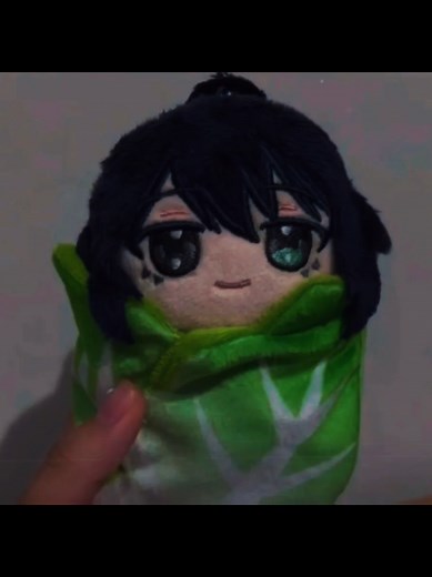#CapCut #honglu #limbuscompany #wrathsorrowhappinessjoy #projectmoon Hong Lu is an exceptionally curious person with a rather ditzy demeanor and friendly attitude. He exhibits a potent, almost childlike indiscriminate curiosity and wonder, to the point of baffling the people around him. While this implies having lived a sheltered lifestyle up until his employment with Limbus Company, a closer inspection into Hong Lu's life will reveal that he grew up in a difficult family full of danger, betraya