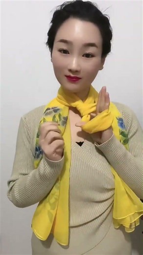 Chic & Easy Scarf Styling: Instant Outfit Elevation!