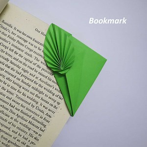 1.2M views · 27K reactions | Origami Bookmark making instruction. It's very easy and simple Paper Leaf Bookmark making tutorial. DIY Paper Crafts... | Colors Paper | Facebook