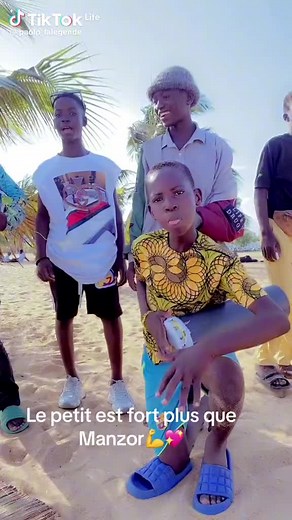 Vidéos de jeune fille de 15 ans (@jeunefillede15ans) avec son original - jeune fille de 15 ans