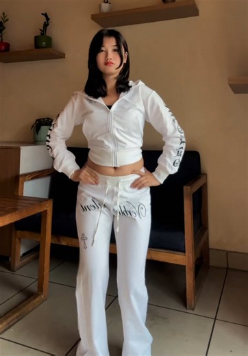 🛍️insta: unique_collection.np1 #set