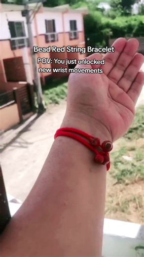 A minimalist red String Bracelet 👍 symbolizing protection, good luck ang positive energy🛍️📣🛒👌 #beadstring 👌
