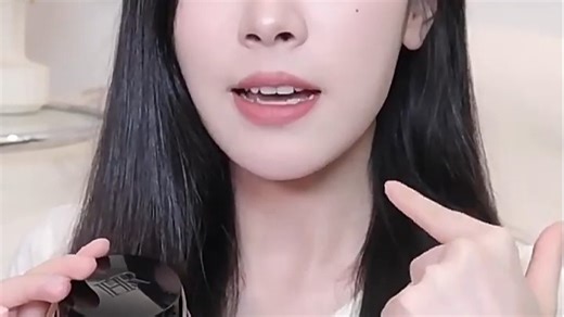 变美这件事上，持久护理远胜短暂修饰，飞利浦SonicShine电动牙刷深入清洁牙菌斑，笑容更自信。每天使用，牙龈健康改善，口气清新持久，约会、职场都敢近距离交谈