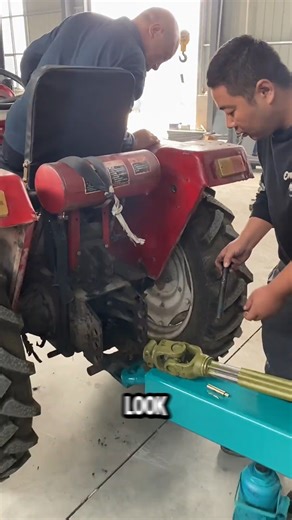 142K views · 455 reactions | Hooking up and testing a multi-purpose compost trailer #FarmMachinery #SmartFarming #fblifestyle | Woodform Crafts | Facebook